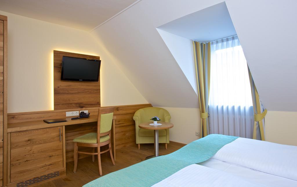 Hotel Am Schlossberg Erding Esterno foto