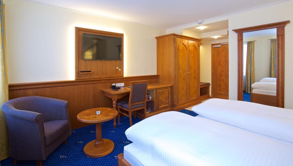 Hotel Am Schlossberg Erding Esterno foto